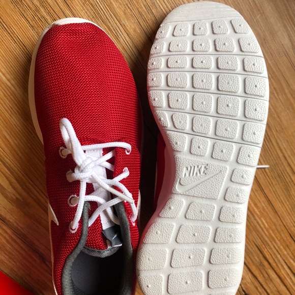 Nike Roshe One - Picture 2 of 4